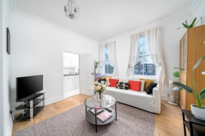 BRIGHT & SPACIOUS 2 BEDROOM Apartment, EARLS COURT KENSINGTON, PRIME LOCATION, Close to DISTRICT & PICCADILLY LINES, Stunning GARDEN VIEWS